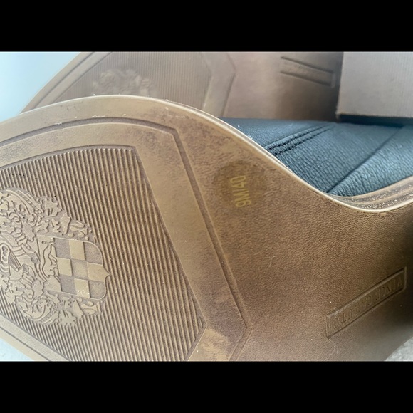 New in Box Vince Camuto Gradina Ankle Boots 9 - Picture 4 of 10